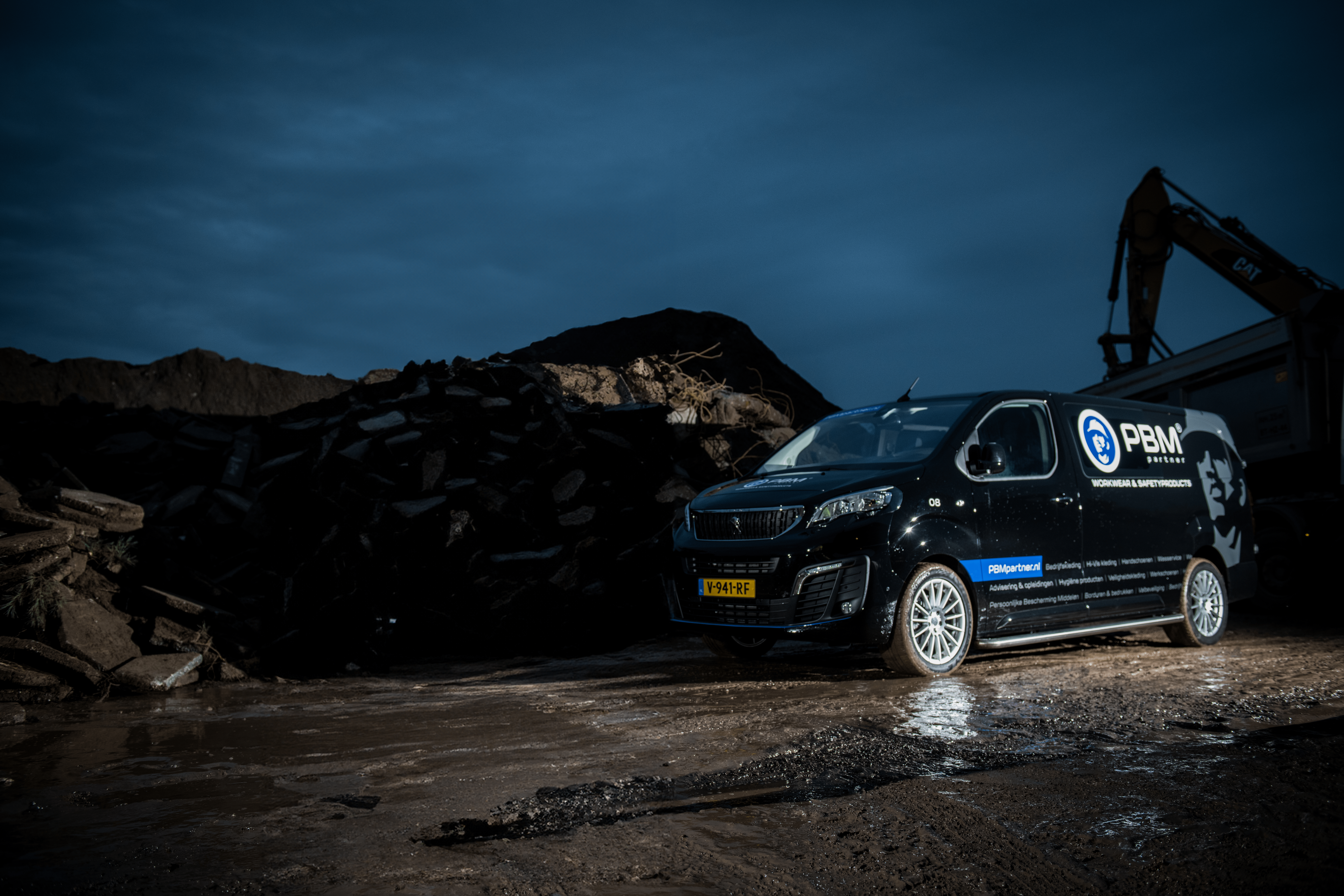 De bedrijfsbus van PBM Partner